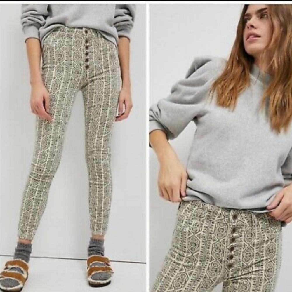 Anthropologie Pilcro High Rise Cream and Black Tapestry Corduroy Button Fly Pant